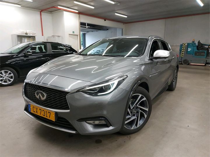 2016 infiniti q30