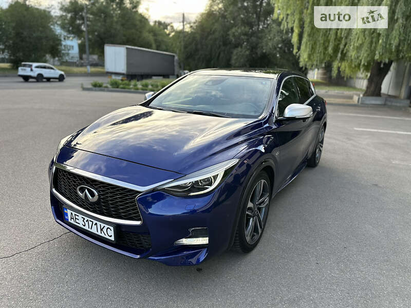 2018 infiniti q30