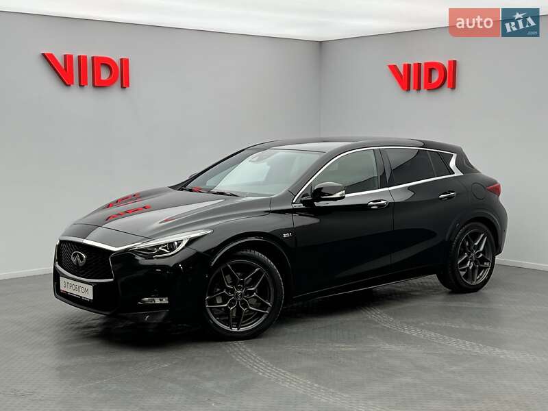 2018 infiniti q30
