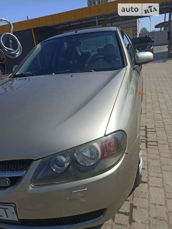 2004 nissan almera
