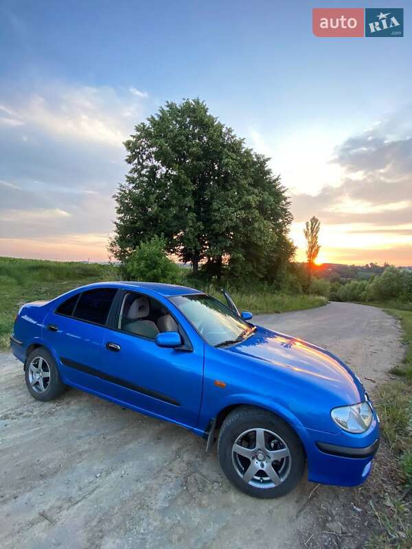 2002 nissan almera