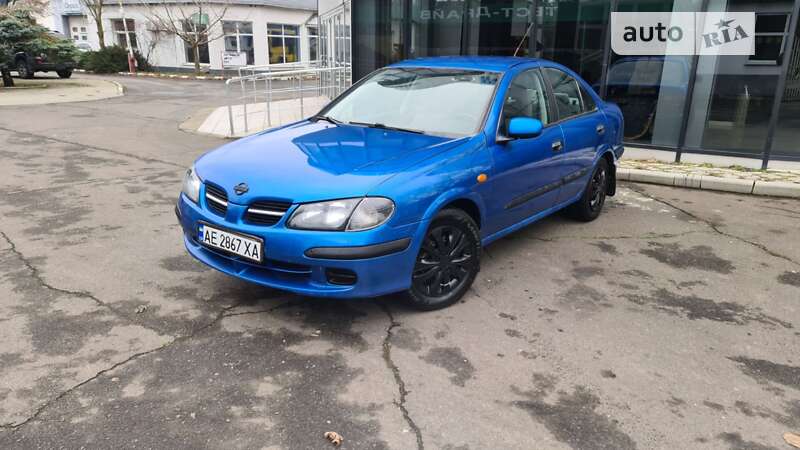 2002 nissan almera