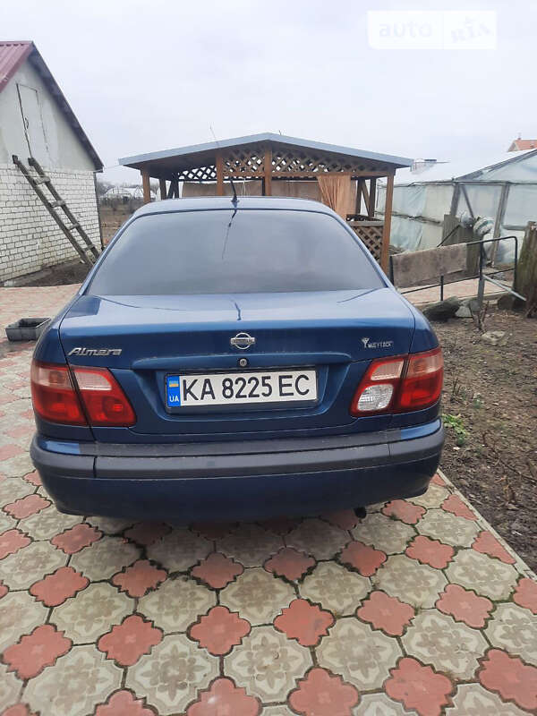 2002 nissan almera
