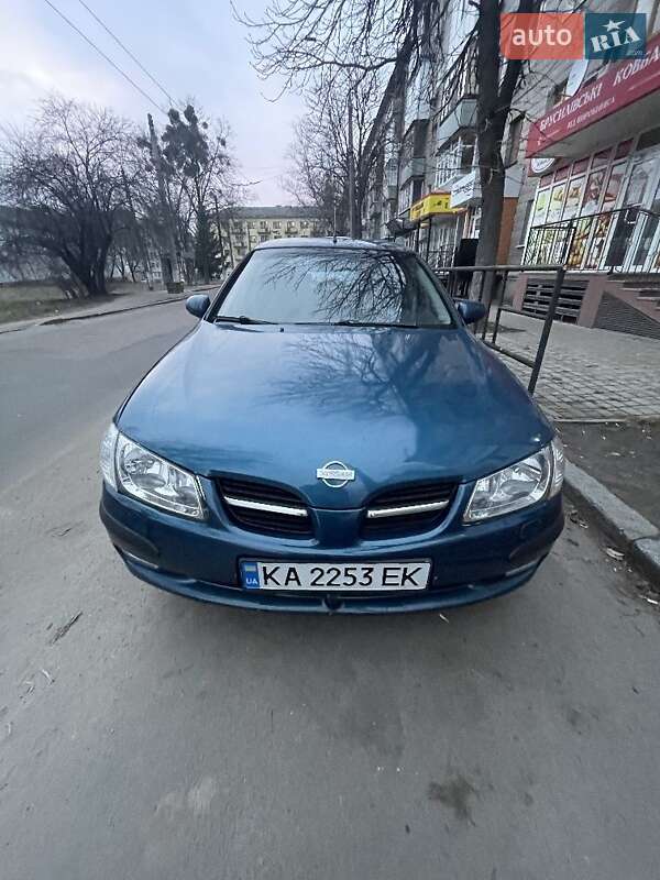2002 nissan almera