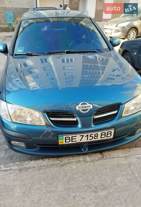 2002 nissan almera