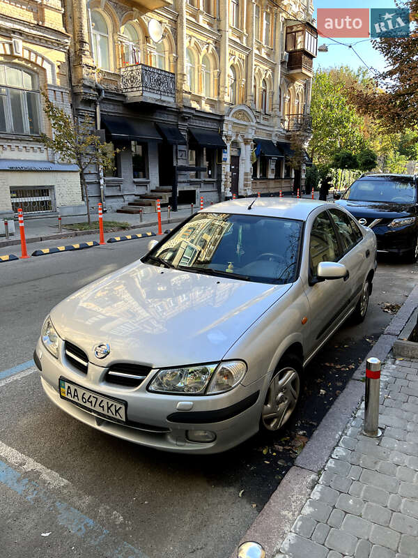 2002 nissan almera