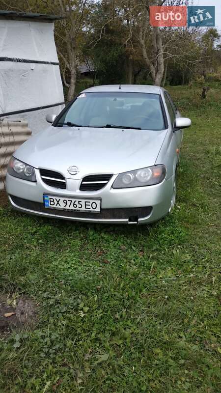 2002 nissan almera
