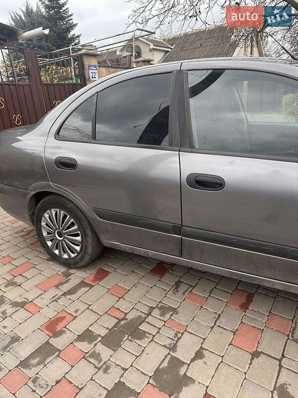 2002 nissan almera