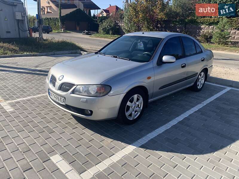 2002 nissan almera