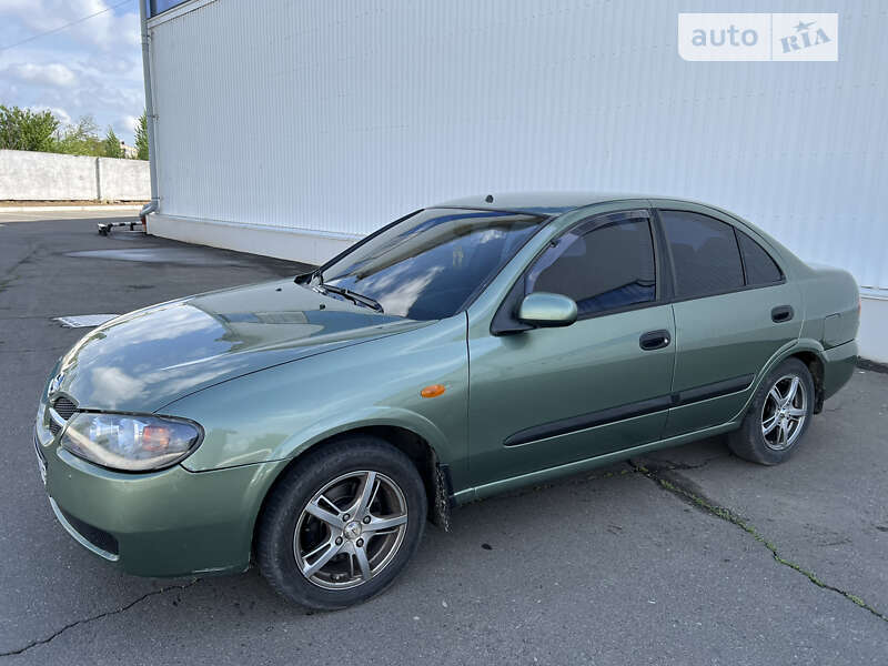 2003 nissan almera