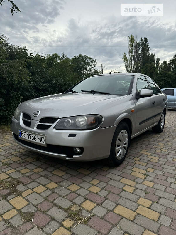 2003 nissan almera