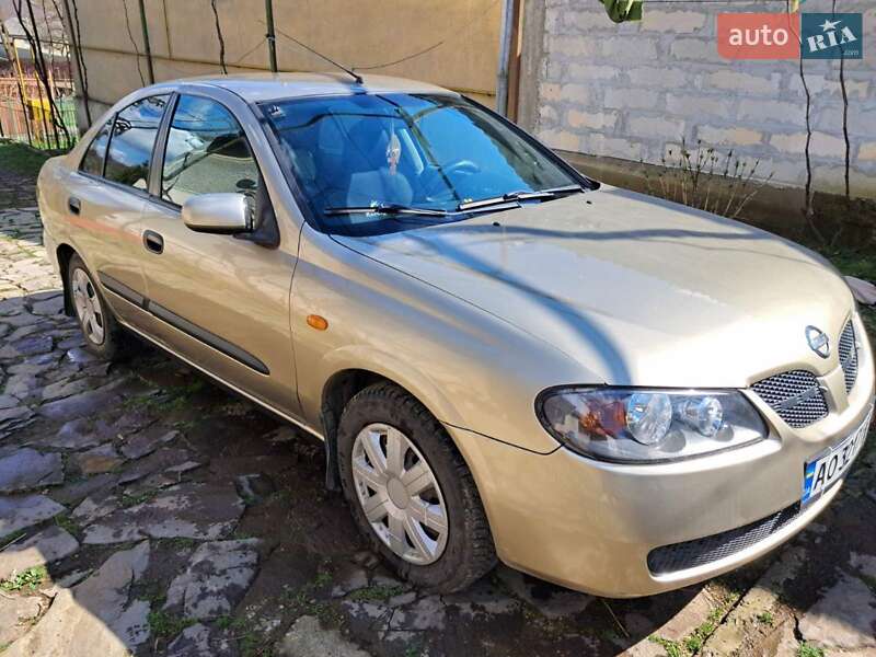 2003 nissan almera