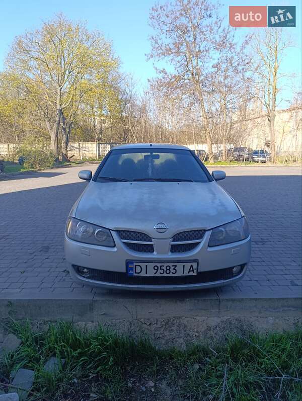 2003 nissan almera