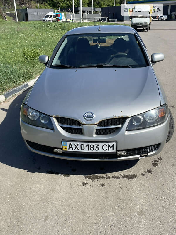 2003 nissan almera