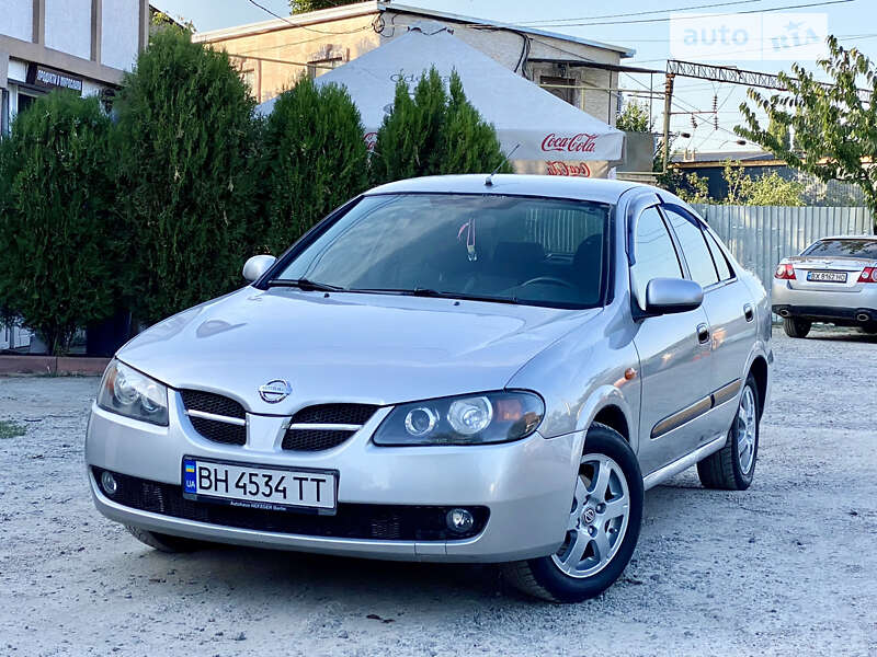 2003 nissan almera