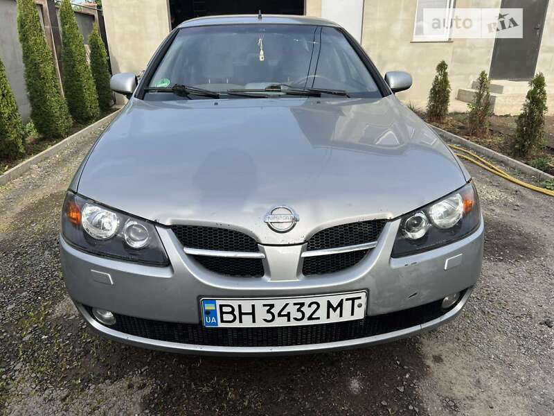 2003 nissan almera