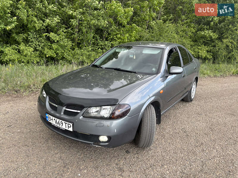 2003 nissan almera