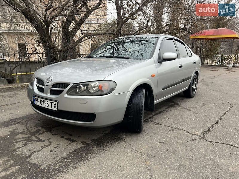 2003 nissan almera