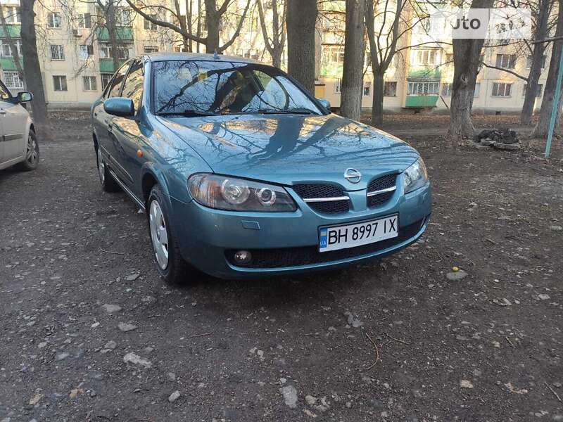 2004 nissan almera