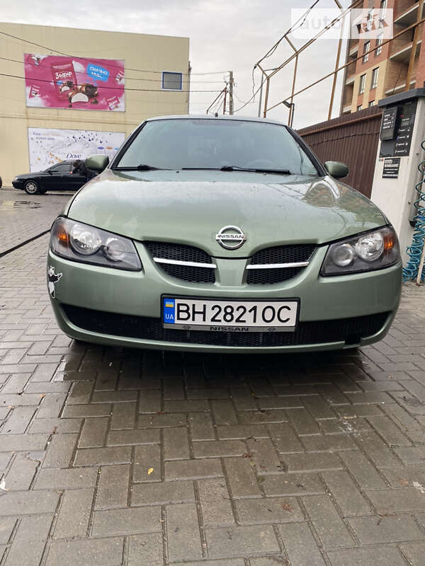 2003 nissan almera