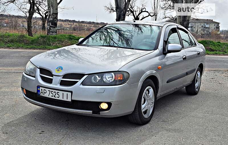 2004 nissan almera