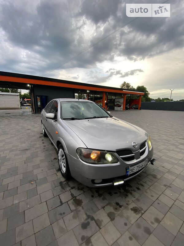 2003 nissan almera
