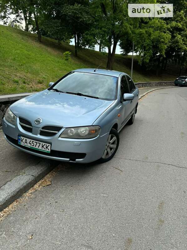 2004 nissan almera
