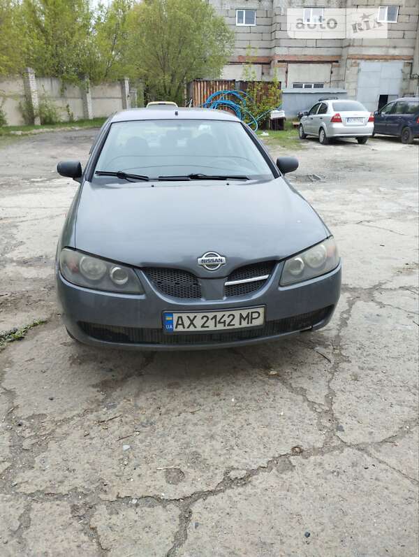 2004 nissan almera