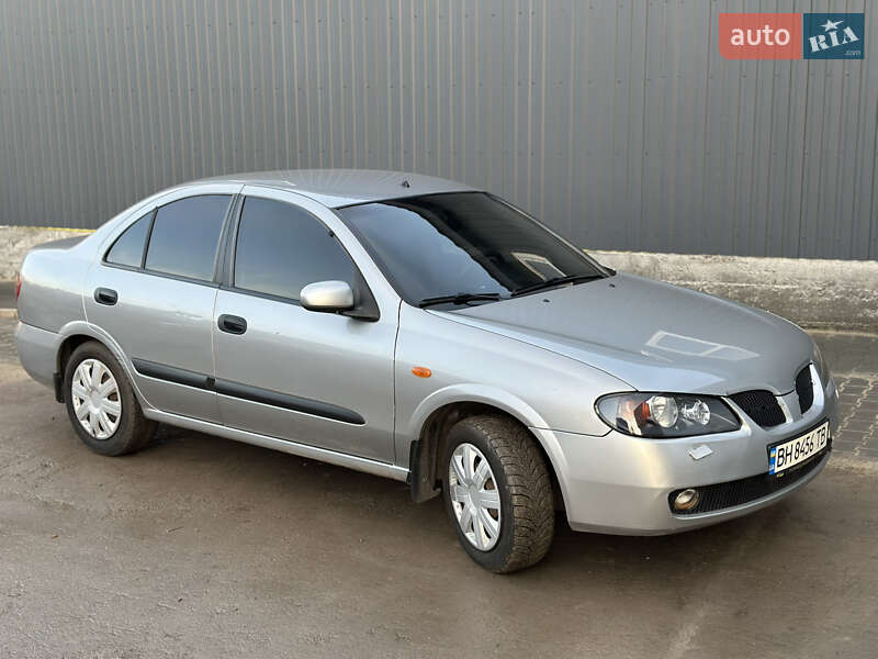 2004 nissan almera