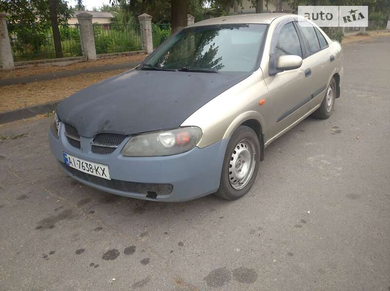 2004 nissan almera