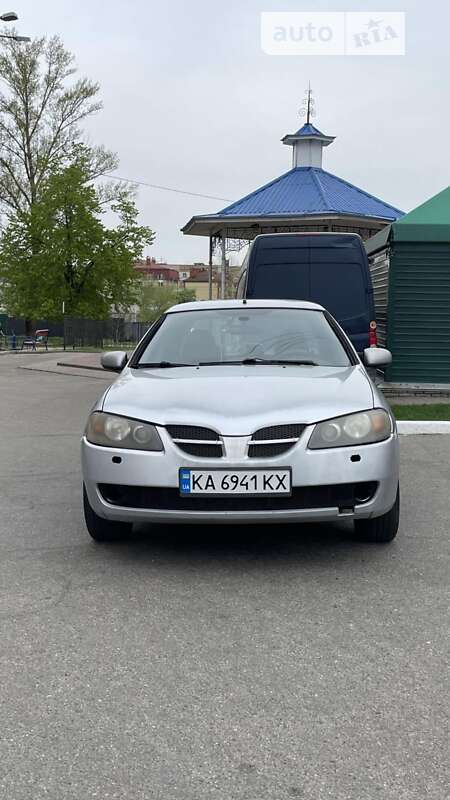 2004 nissan almera
