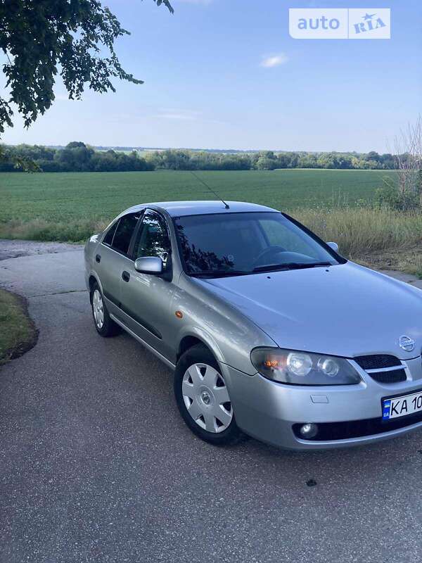 2005 nissan almera
