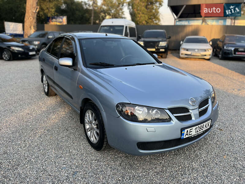 2005 nissan almera