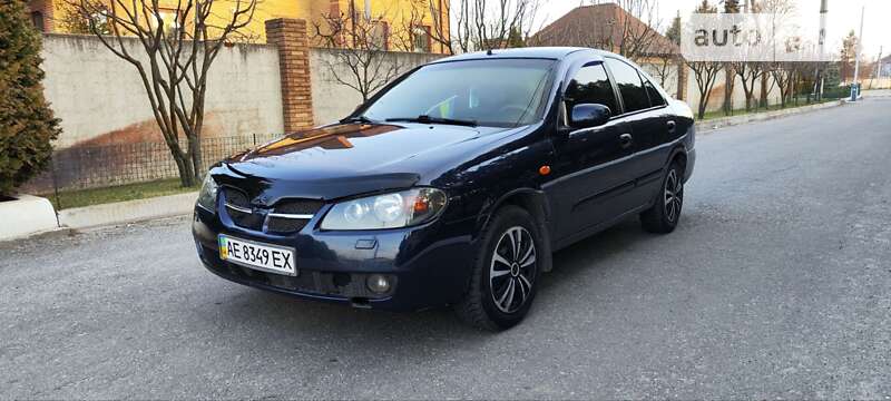 2005 nissan almera