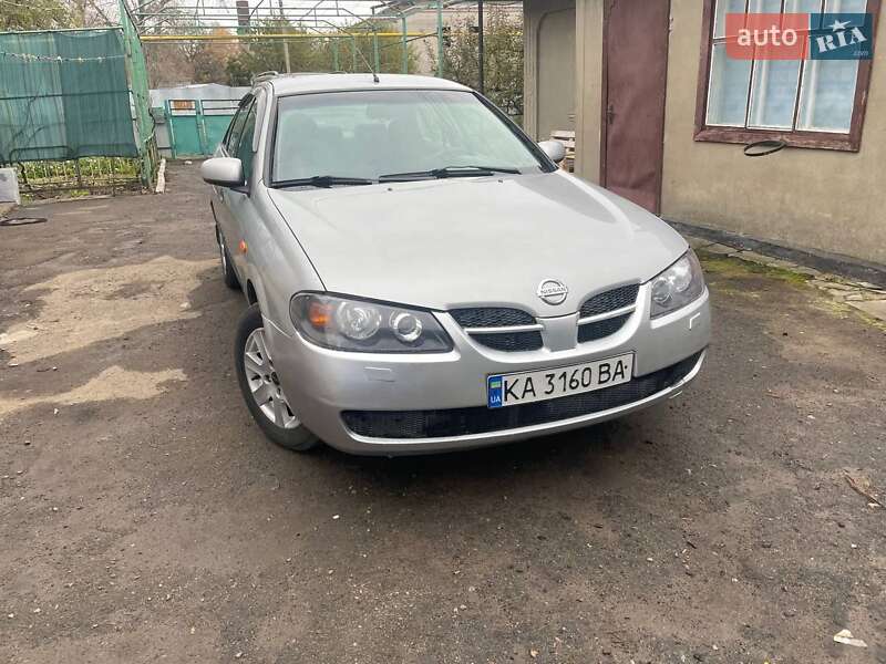 2005 nissan almera