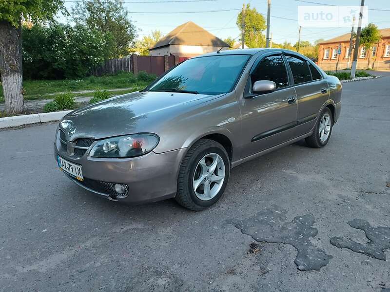 2005 nissan almera