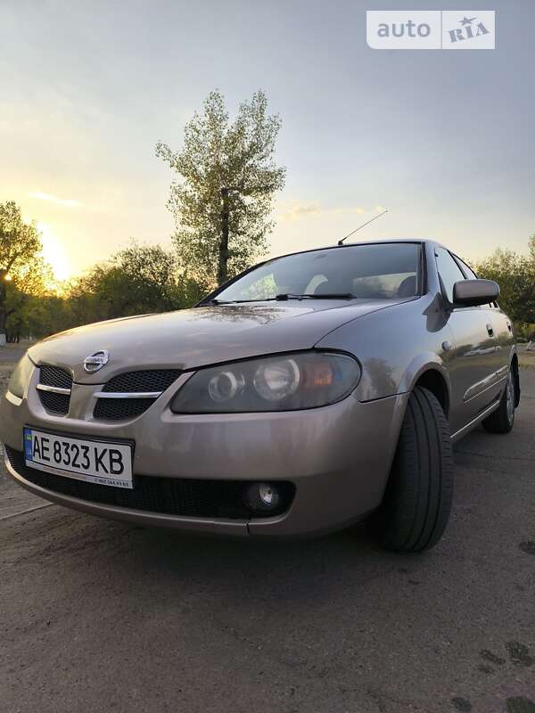 2005 nissan almera