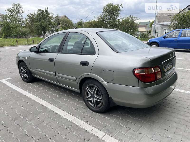 2005 nissan almera