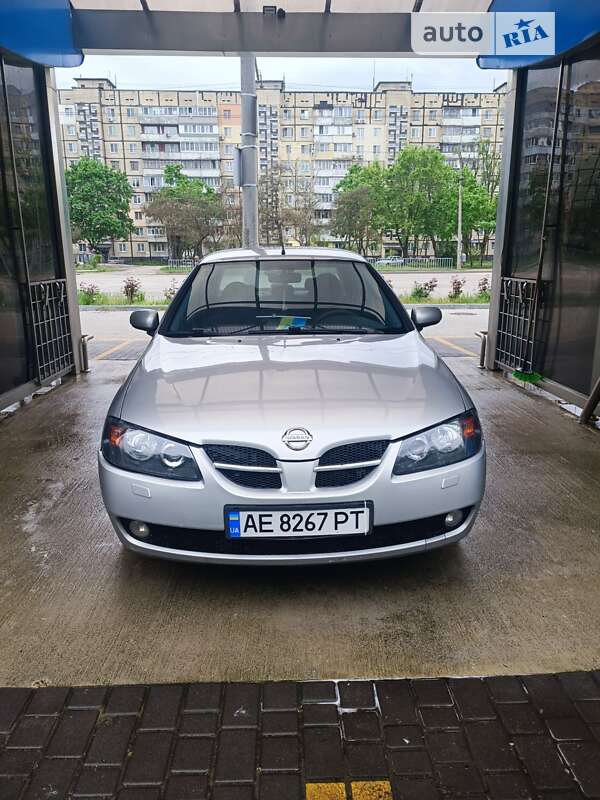2005 nissan almera