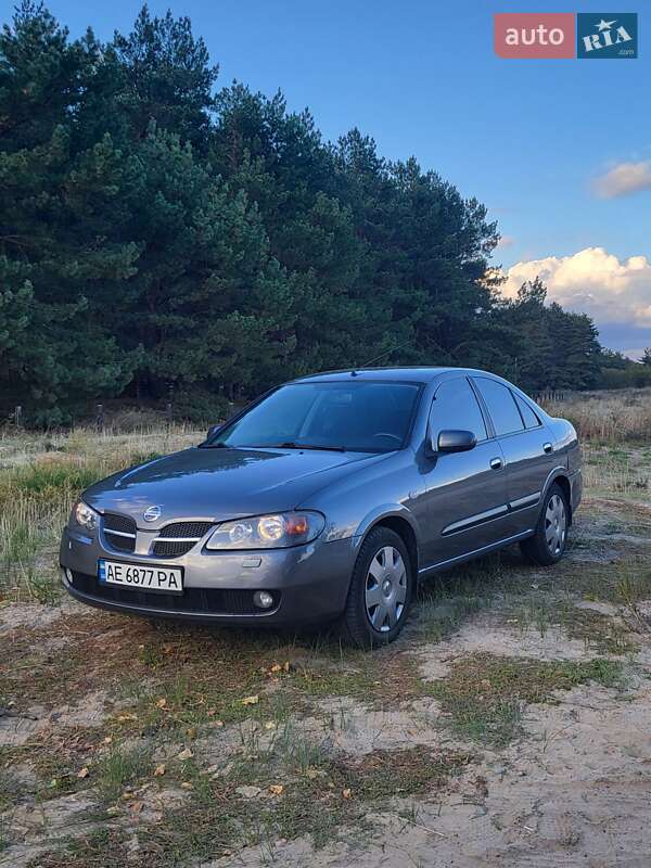 2005 nissan almera