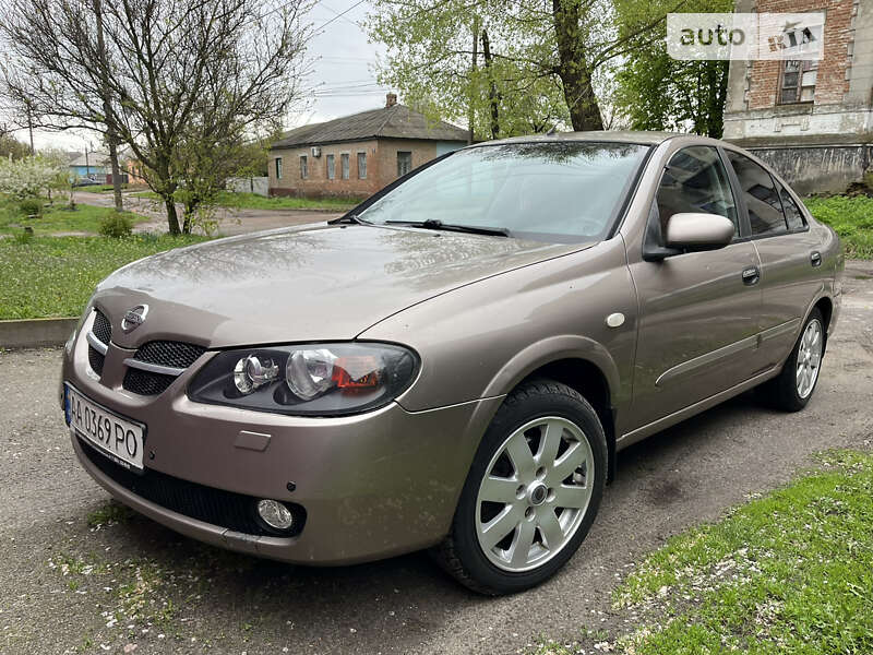 2005 nissan almera