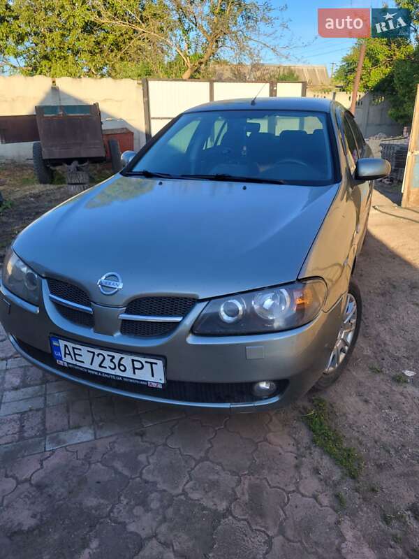2005 nissan almera