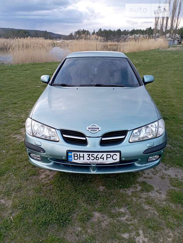 2001 nissan almera