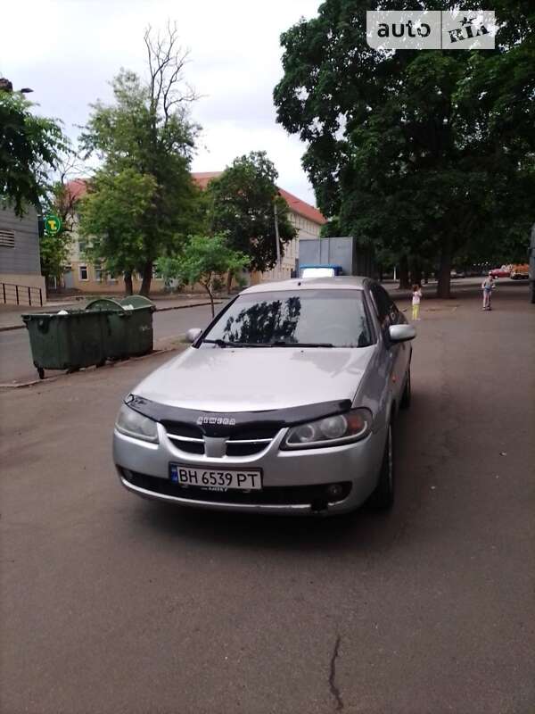2002 nissan almera