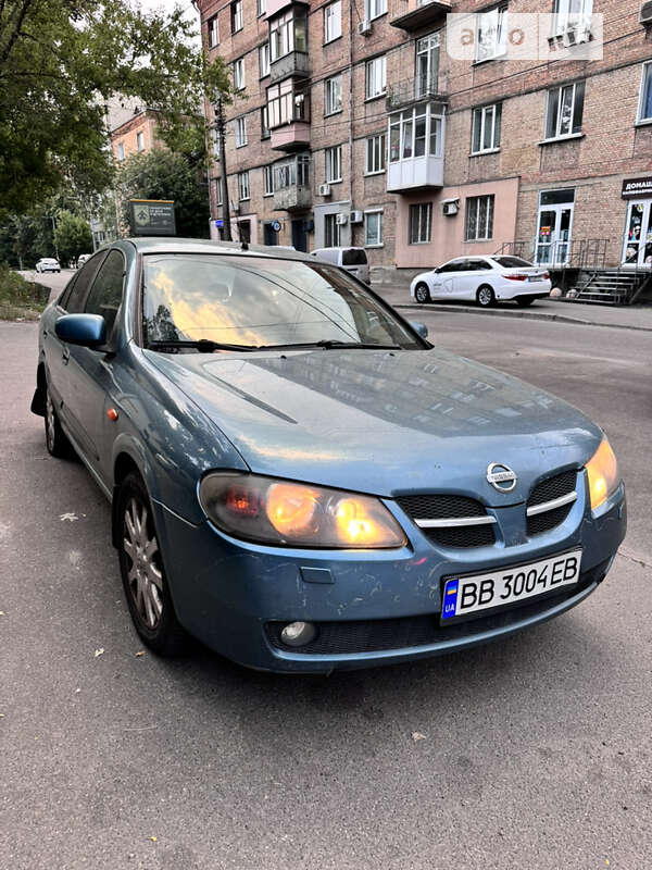 2003 nissan almera