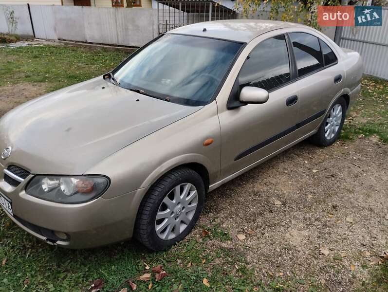 2004 nissan almera