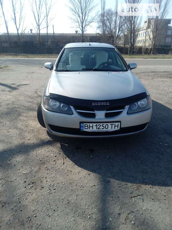 2004 nissan almera