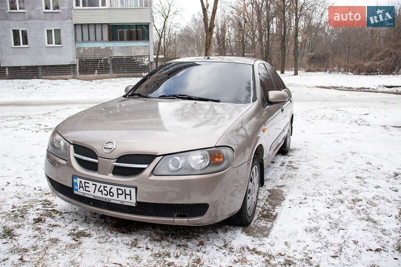 2005 nissan almera