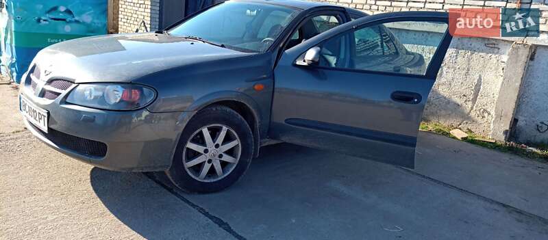 2005 nissan almera