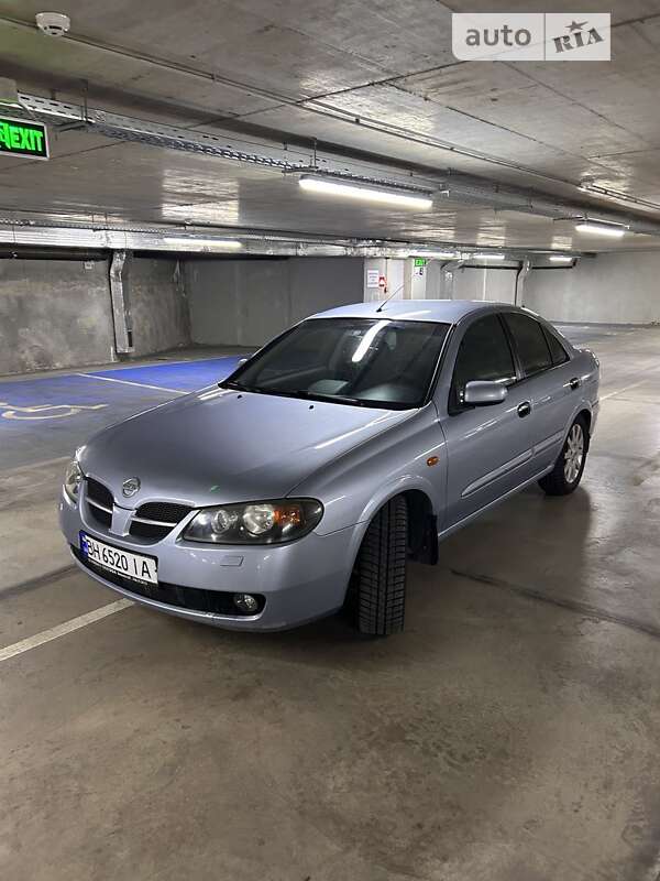 2005 nissan almera